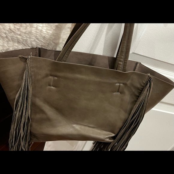 Fashionable handbag - Picture 2 of 4